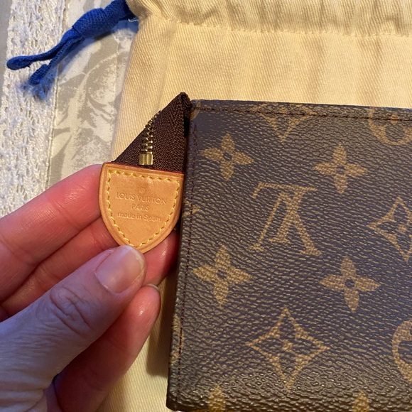 šÆ Authentic Louis Vuitton Toiletry 15 - Picture 4 of 10